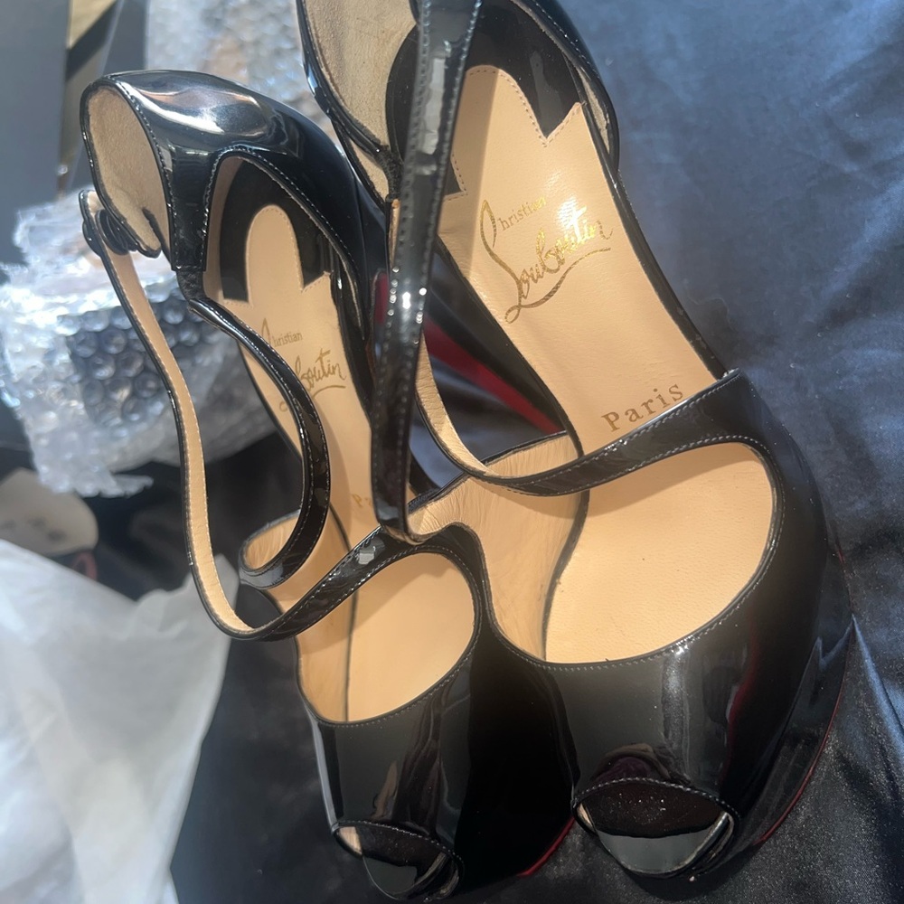 100% Authentic Christian LOUBOUTIN size 37.5